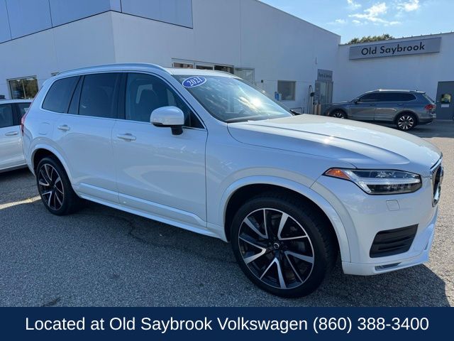 2021 Volvo XC90 T6 Momentum photo 3