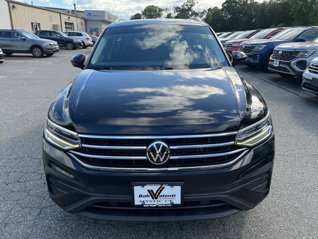 2022 Volkswagen Tiguan SE photo 2