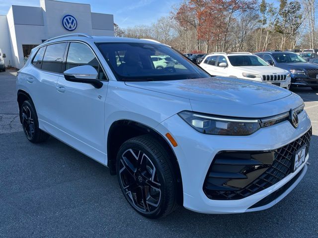 2025 Volkswagen Tiguan SEL R-Line Black photo 3