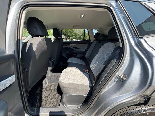 2025 Volkswagen Tiguan S - Photo 9