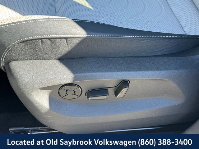 2025 Volkswagen Tiguan SE - Photo 32