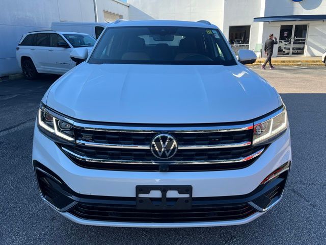 2022 Volkswagen Atlas Cross Sport V6 SEL Premium R-Line photo 2