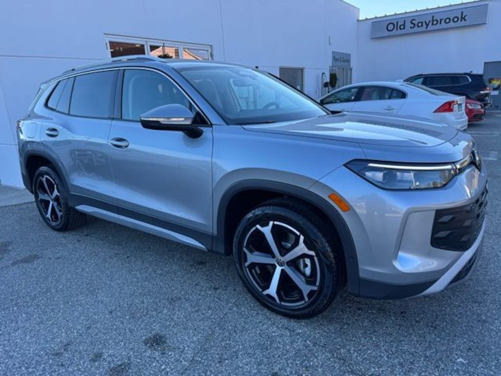 New 2026 Volkswagen Tiguan 2.0T SE SUV