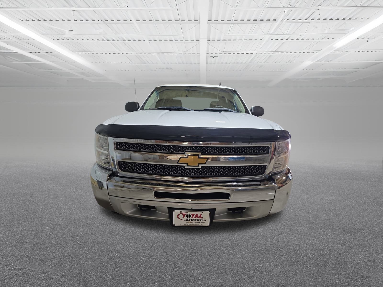 2013 Chevrolet Silverado 1500 LT photo 3