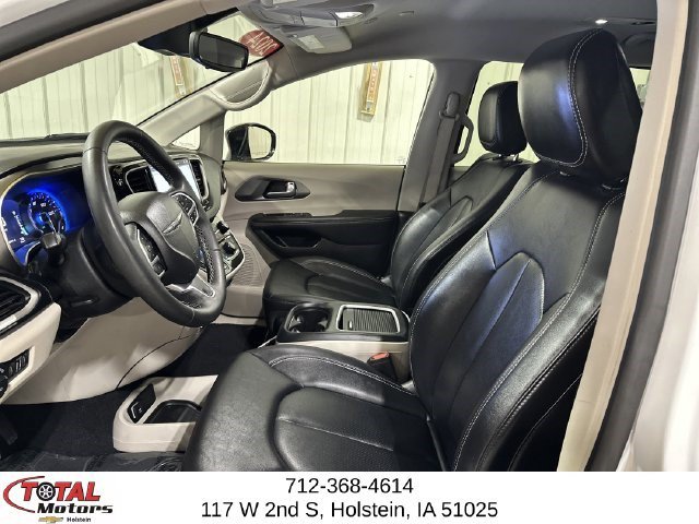 2024 Chrysler Pacifica Touring L - Photo 8