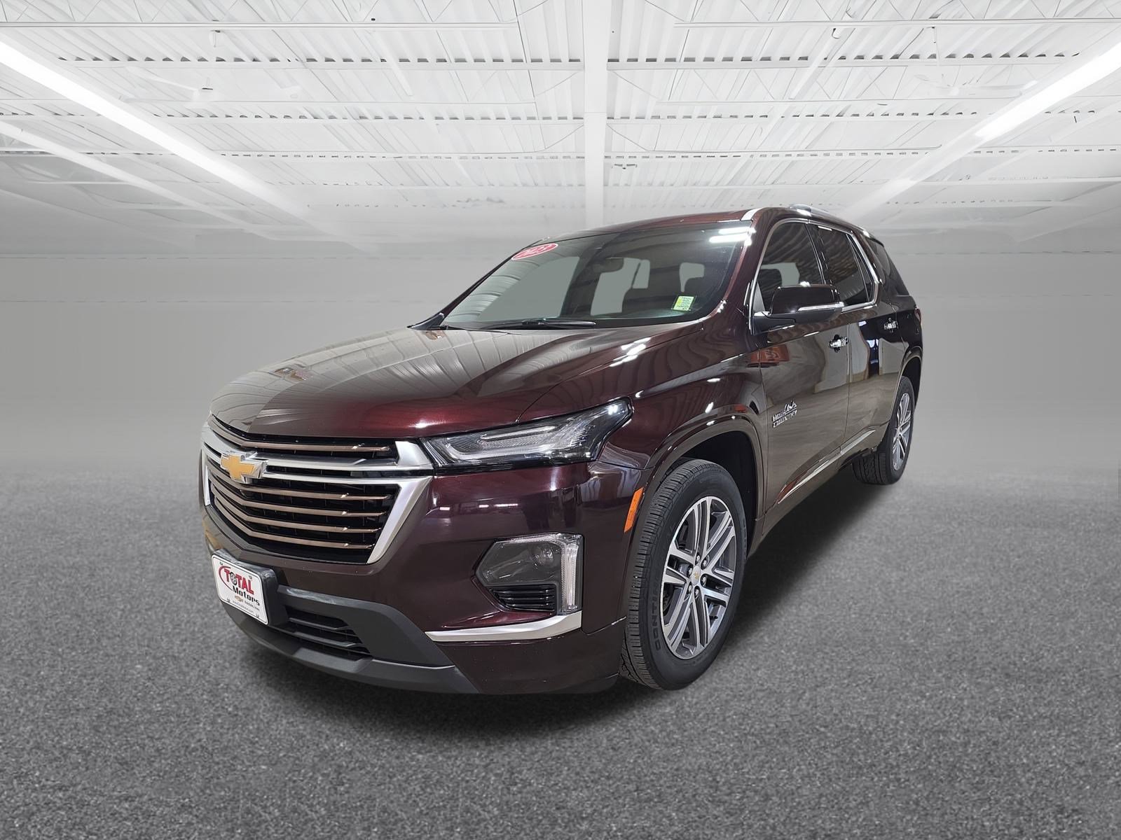2023 Chevrolet Traverse High Country photo 2