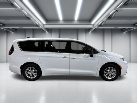 2024 Chrysler Pacifica Touring L Van Passenger Van