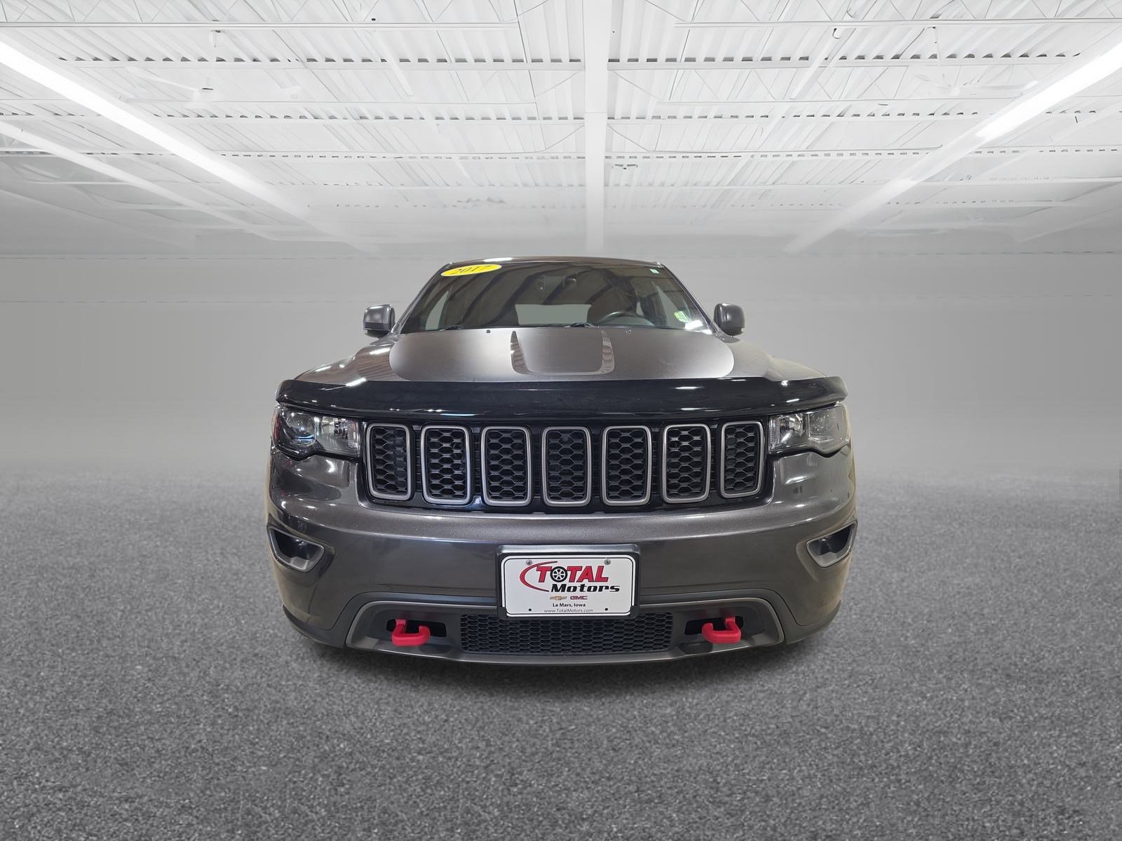 2017 Jeep Grand Cherokee Trailhawk photo 3