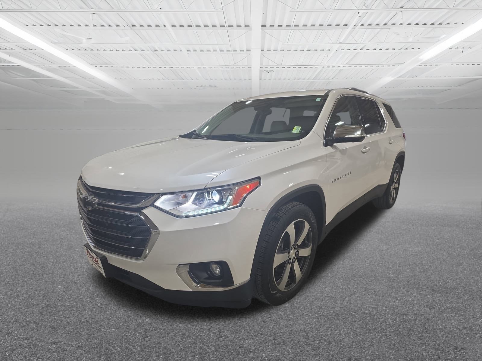 Used 2018 Chevrolet Traverse 3LT with VIN 1GNEVHKW3JJ123463 for sale in Holstein, IA