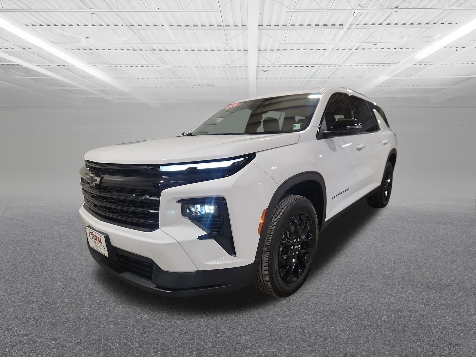 2026 Chevrolet Traverse photo 2