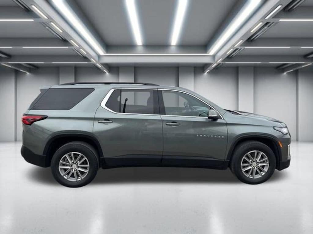 Used 2023 Chevrolet Traverse LT Cloth SUV