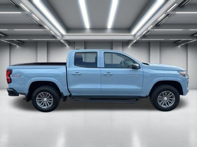 2025 Chevrolet Colorado 4WD LT Crew Cab Short Box's photo