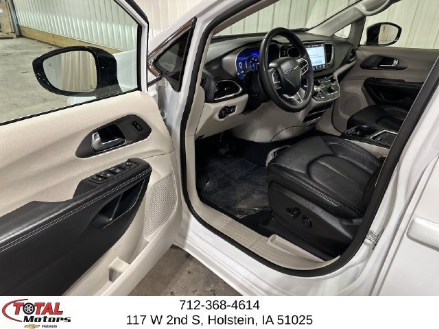 2024 Chrysler Pacifica Touring L - Photo 7