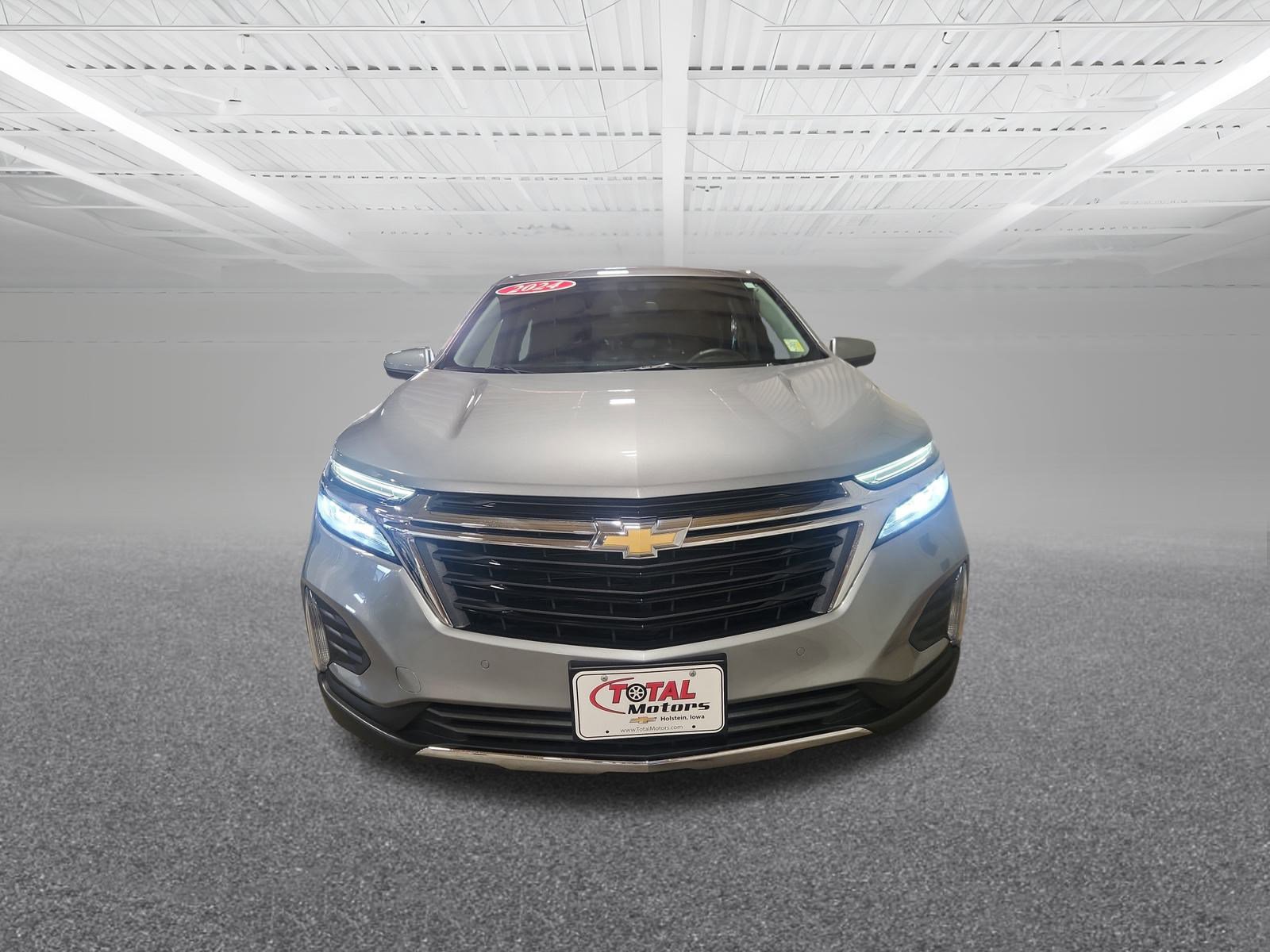 2024 Chevrolet Equinox LT photo 3