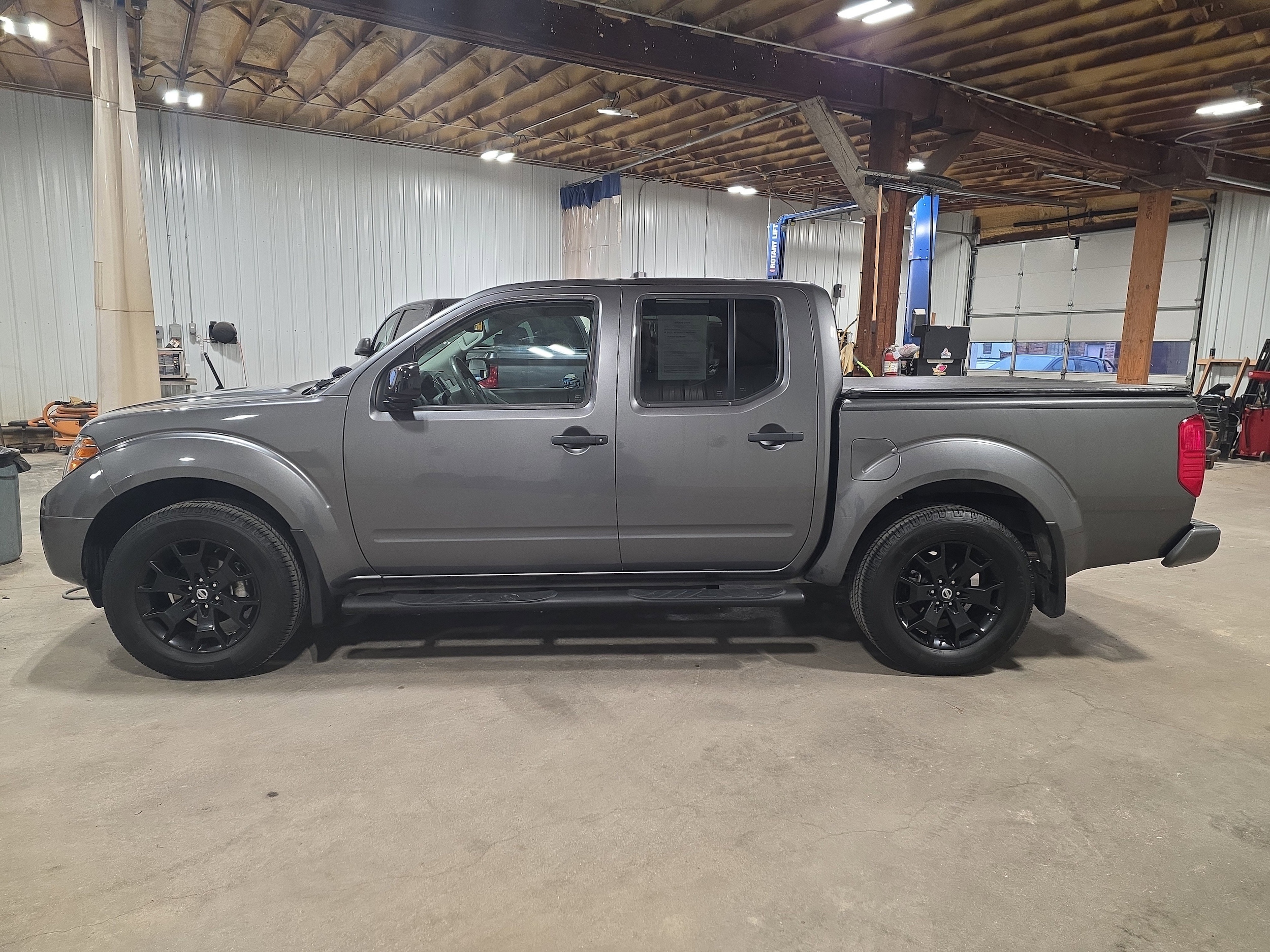 2020 Nissan Frontier SV's photo