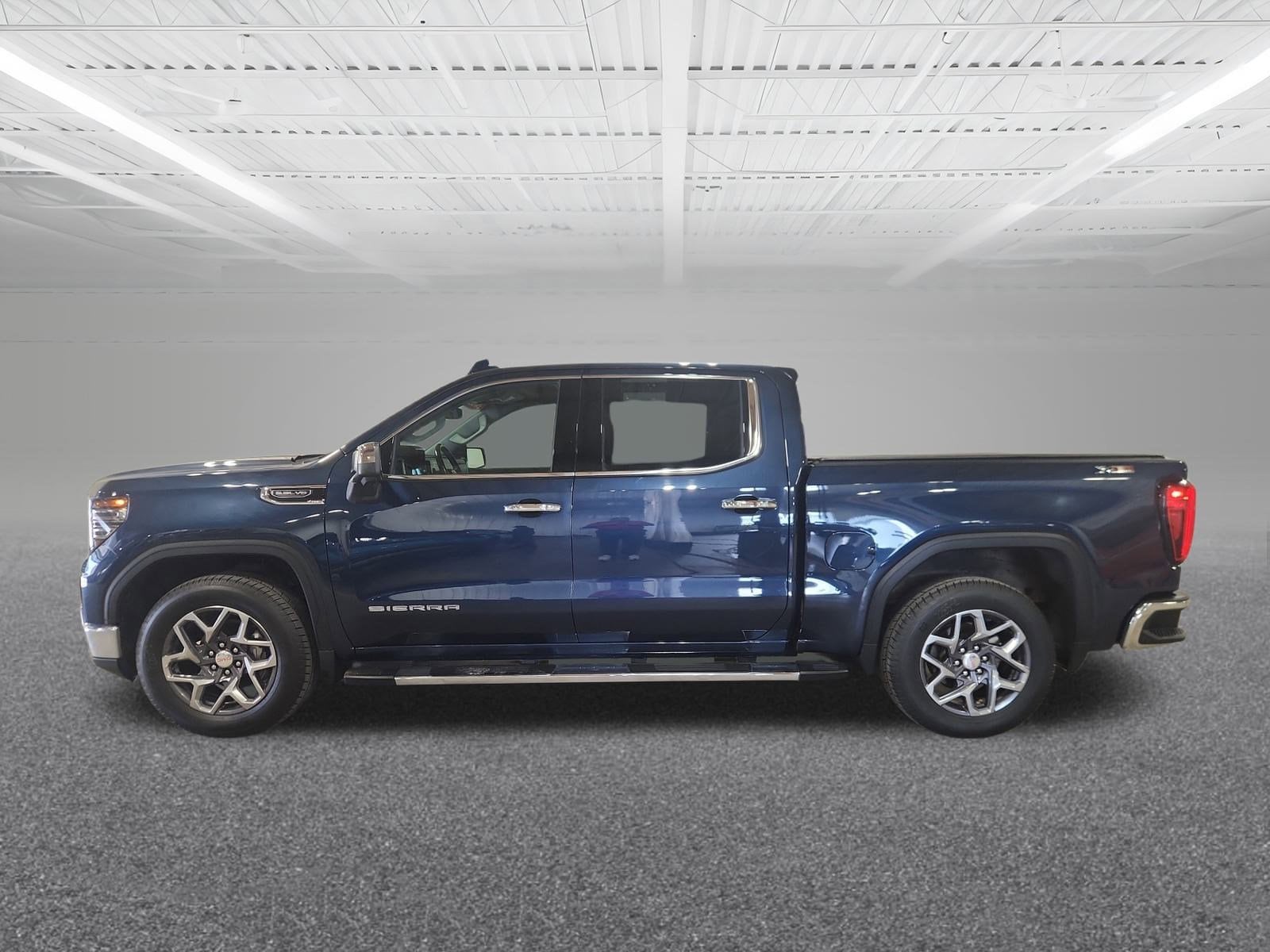 2023 GMC Sierra 1500 SLT's photo