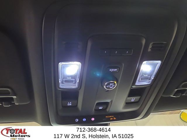2021 Chevrolet Suburban RST - Photo 20