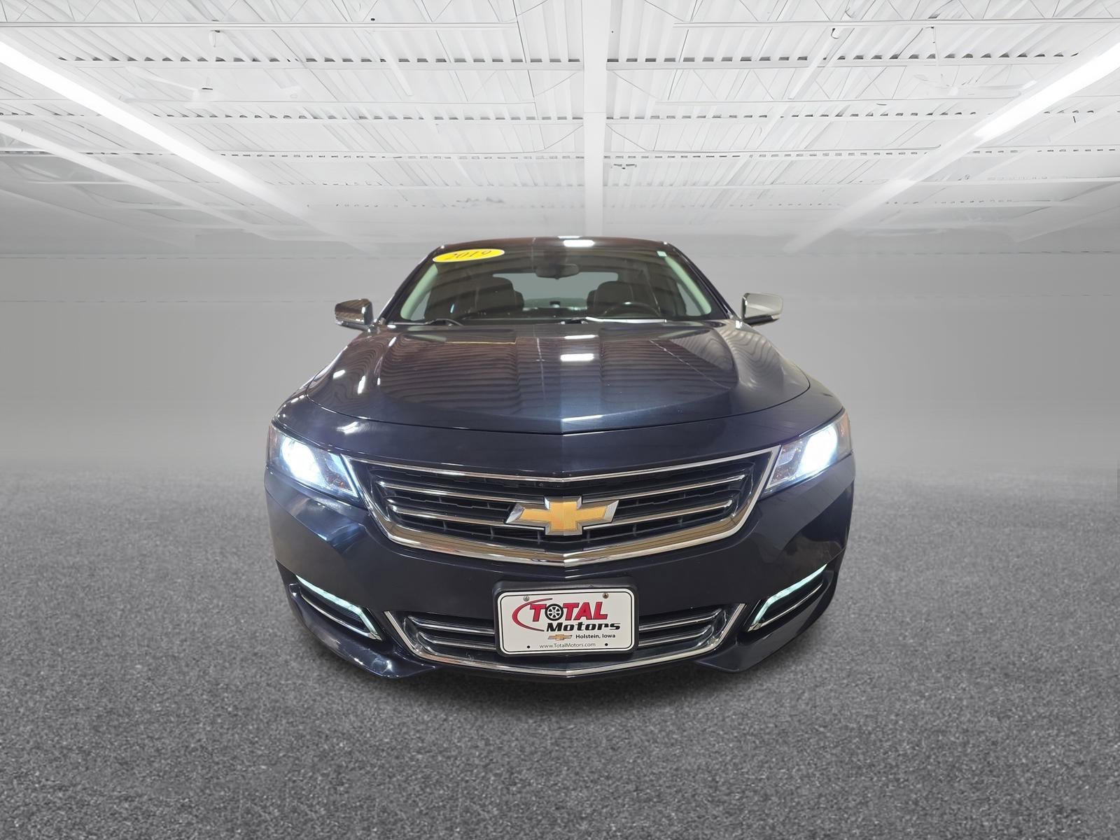 2019 Chevrolet Impala Premier photo 3