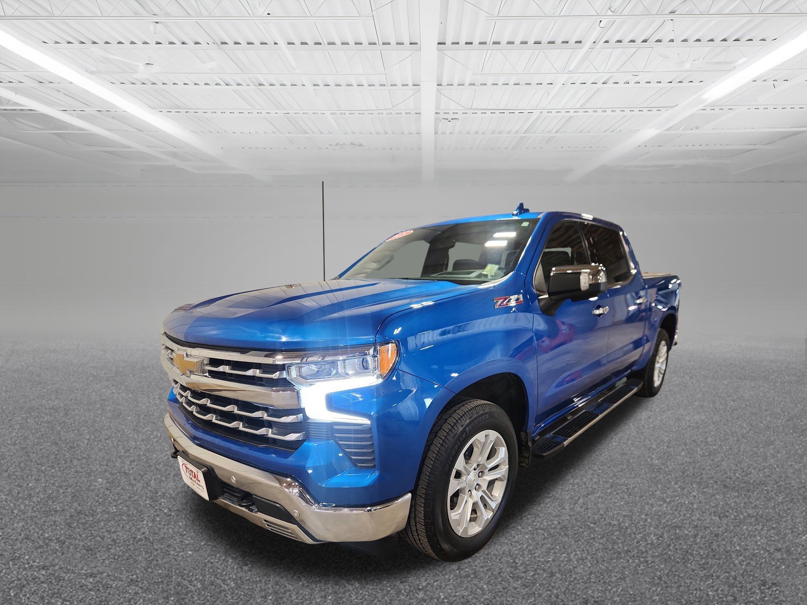 2023 Chevrolet Silverado 1500 LTZ photo 2