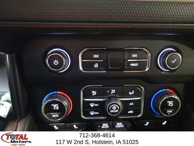 2021 Chevrolet Suburban RST - Photo 18