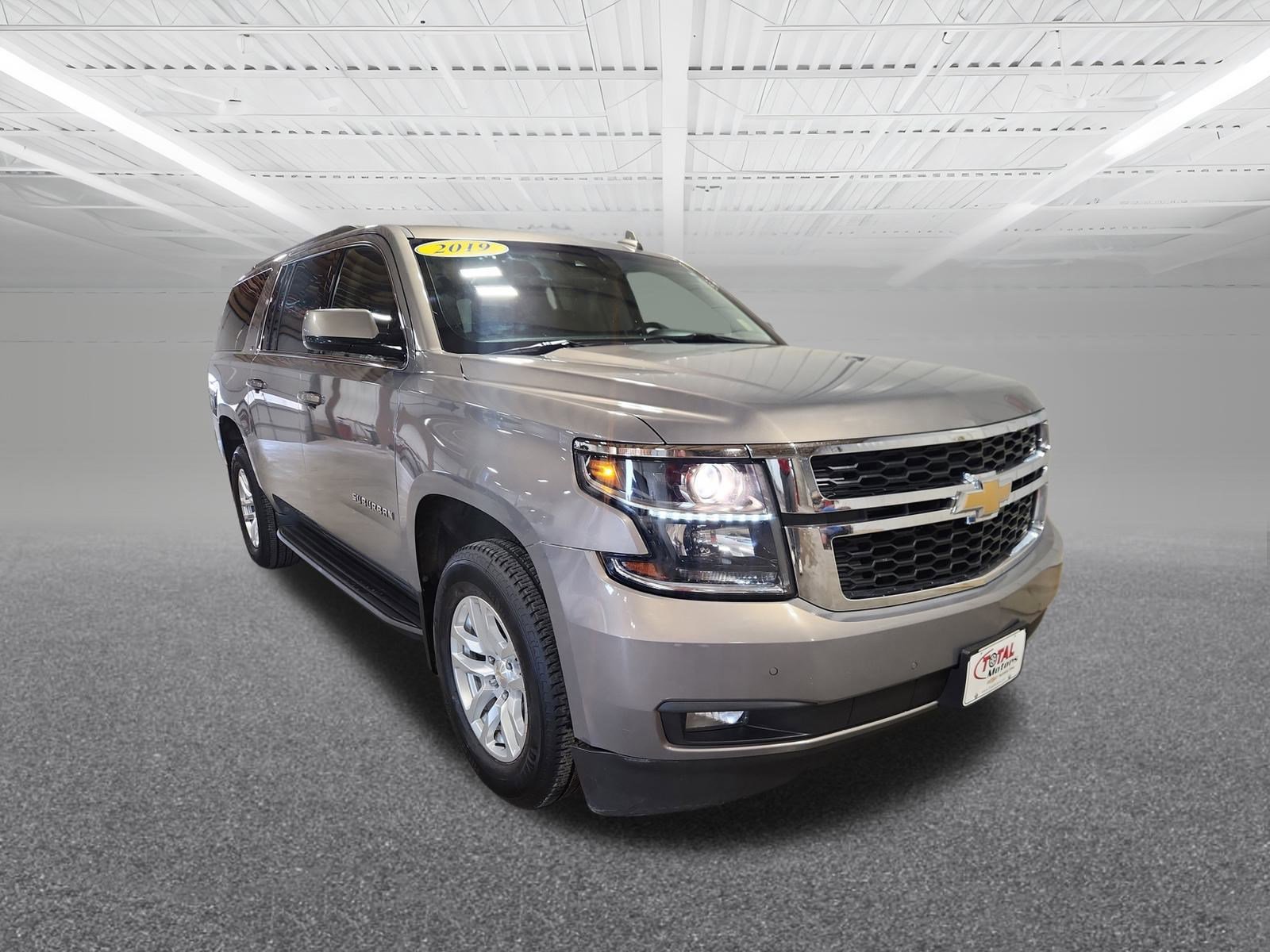 2019 Chevrolet Suburban LT photo 4