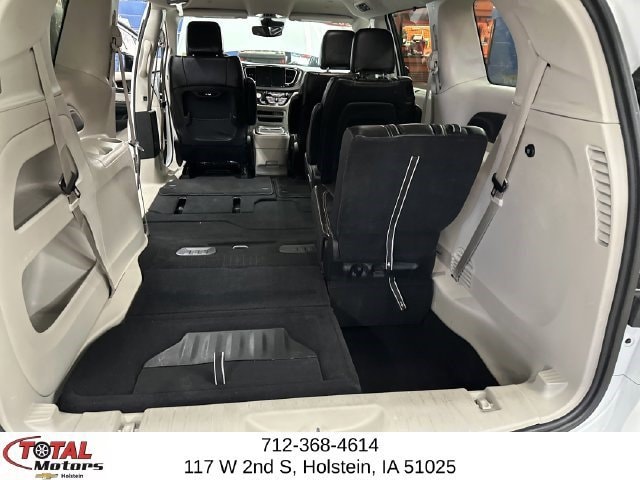 2024 Chrysler Pacifica Touring L - Photo 25