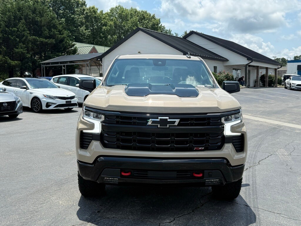 2023 Chevrolet Silverado 1500 LT Trail Boss photo 2