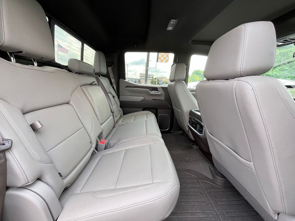 2023 GMC Sierra 1500 SLT - Photo 40