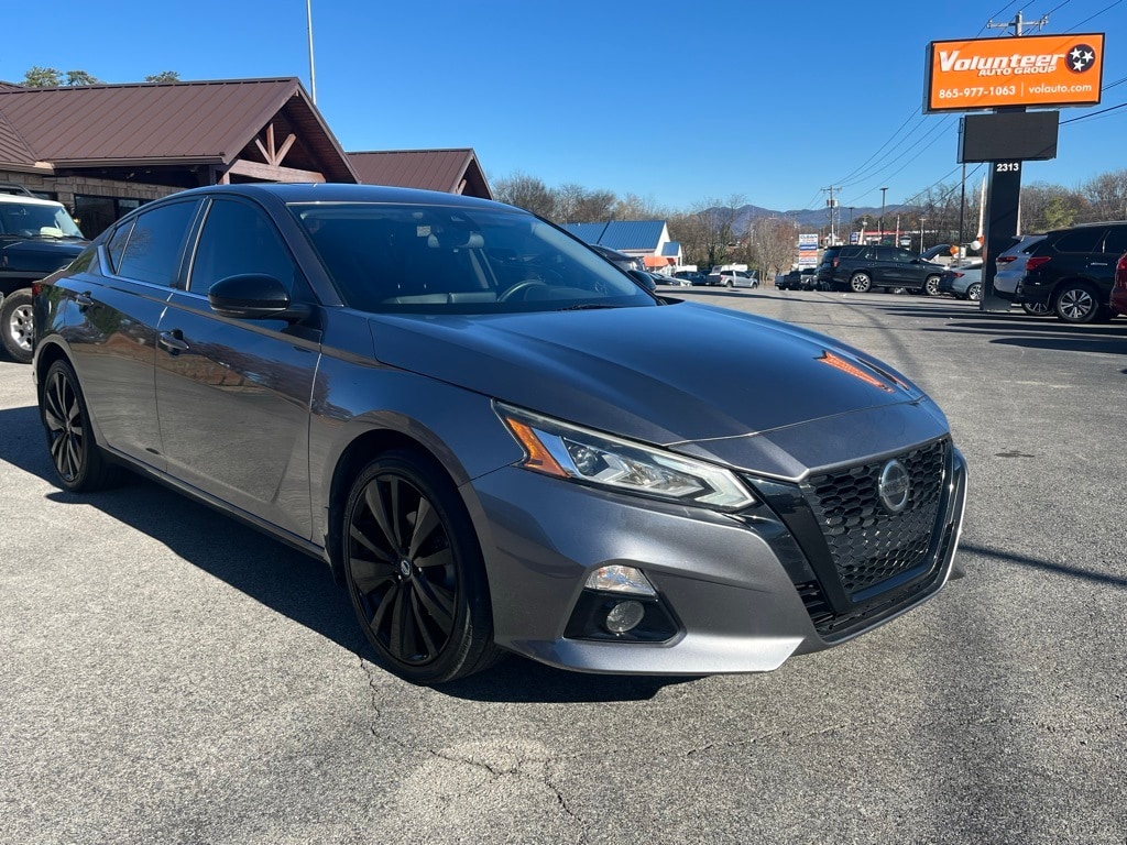 2022 Nissan Altima SR