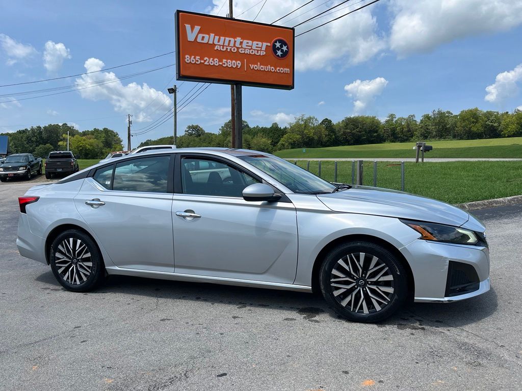 2023 Nissan Altima SV