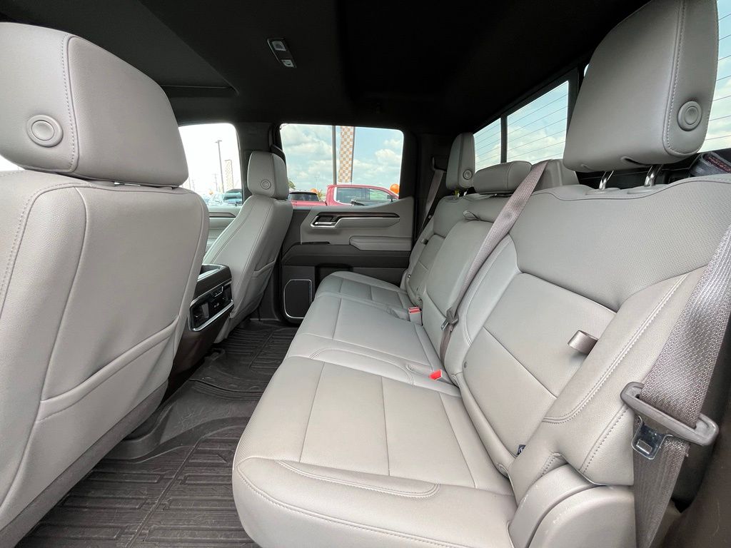 2023 GMC Sierra 1500 SLT - Photo 36