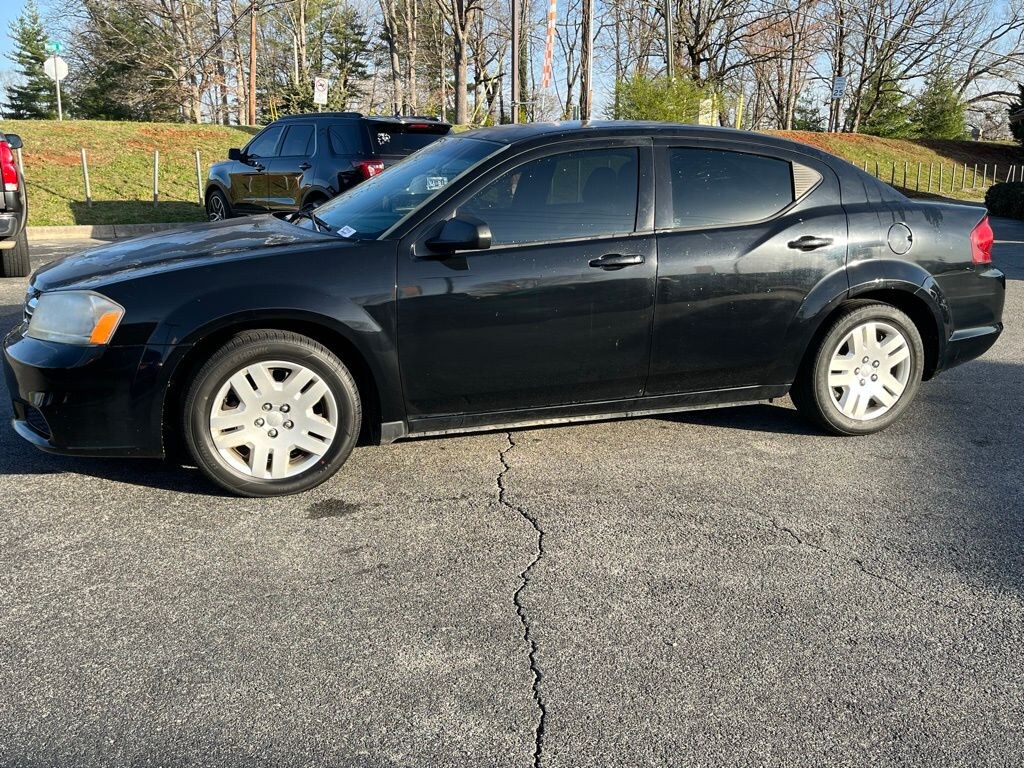 Used 2014 Dodge Avenger SE Sedan