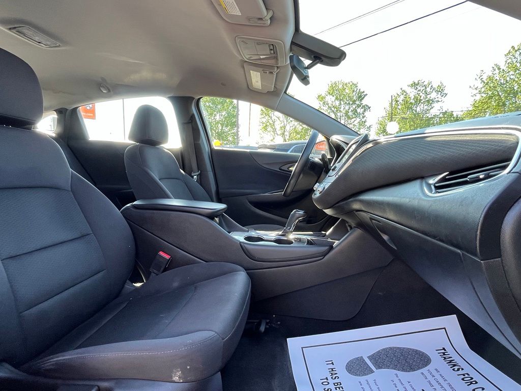 2016 Chevrolet Malibu 1LT - Photo 16