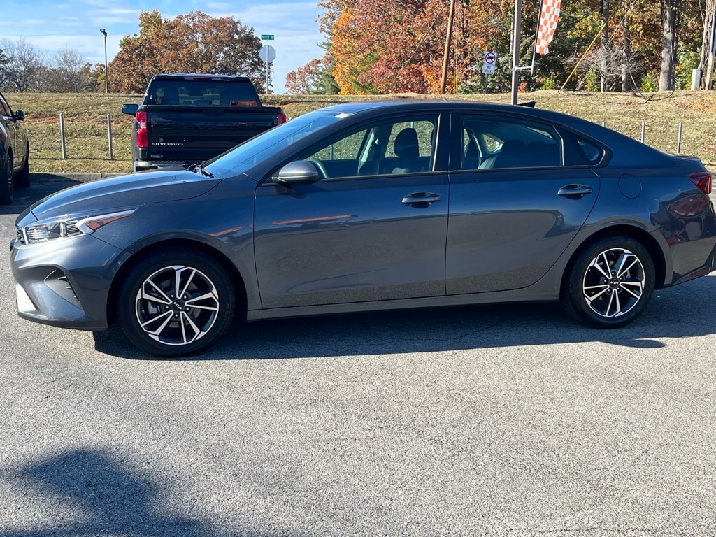 2023 Kia Forte LXS photo 4