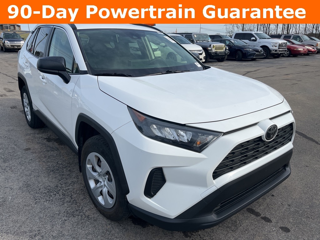 2019 Toyota RAV4 LE's photo