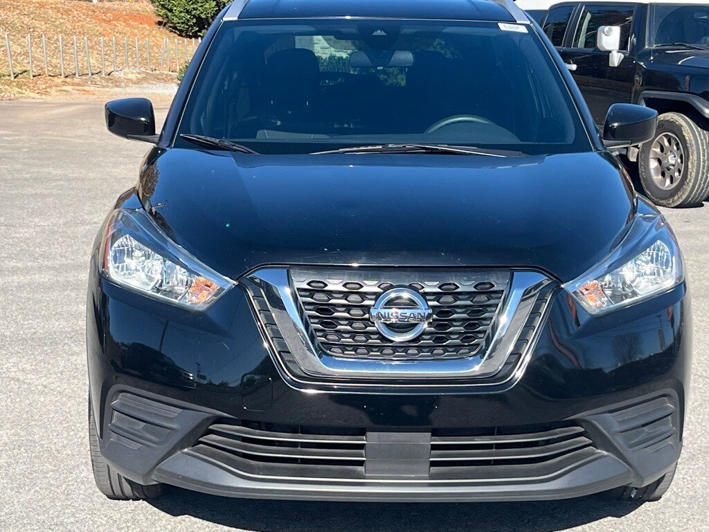 2020 Nissan Kicks SV photo 2