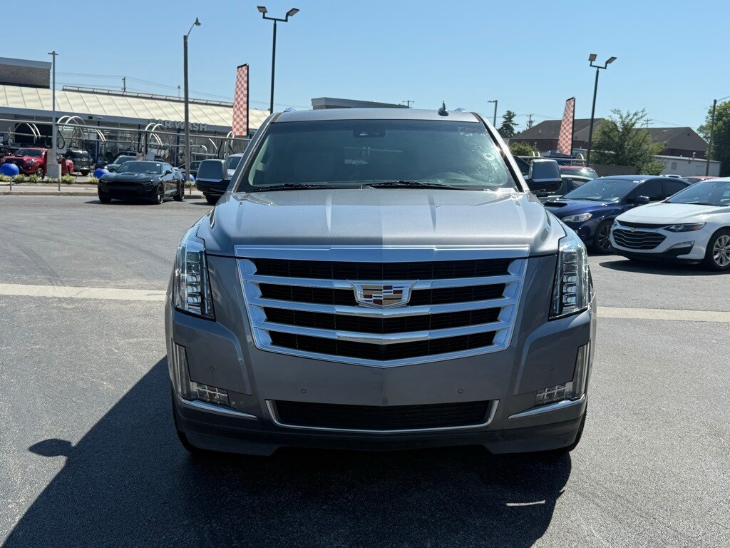 2020 Cadillac Escalade ESV Luxury photo 2