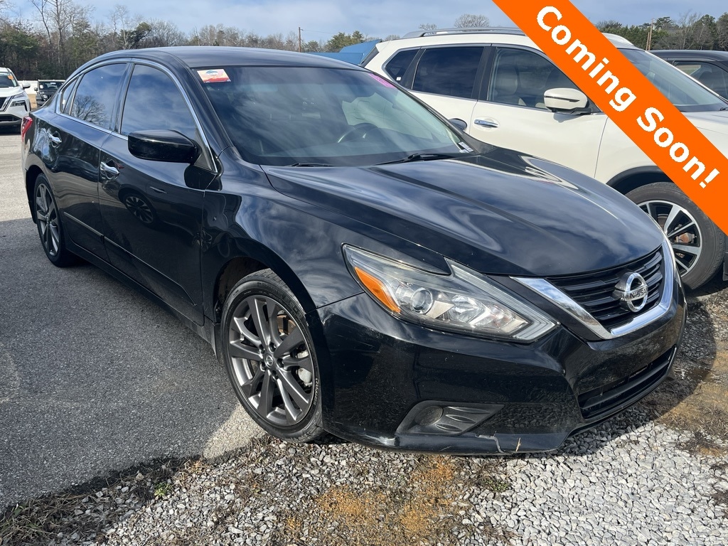 2018 Nissan Altima SR's photo