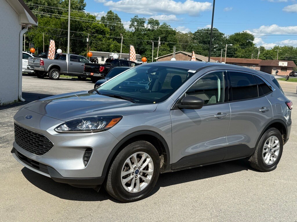 2022 Ford Escape SE photo 3