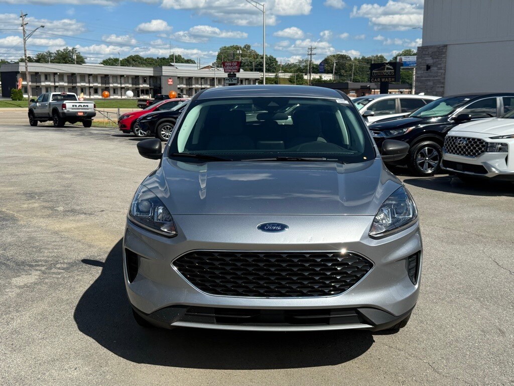 2022 Ford Escape SE photo 2