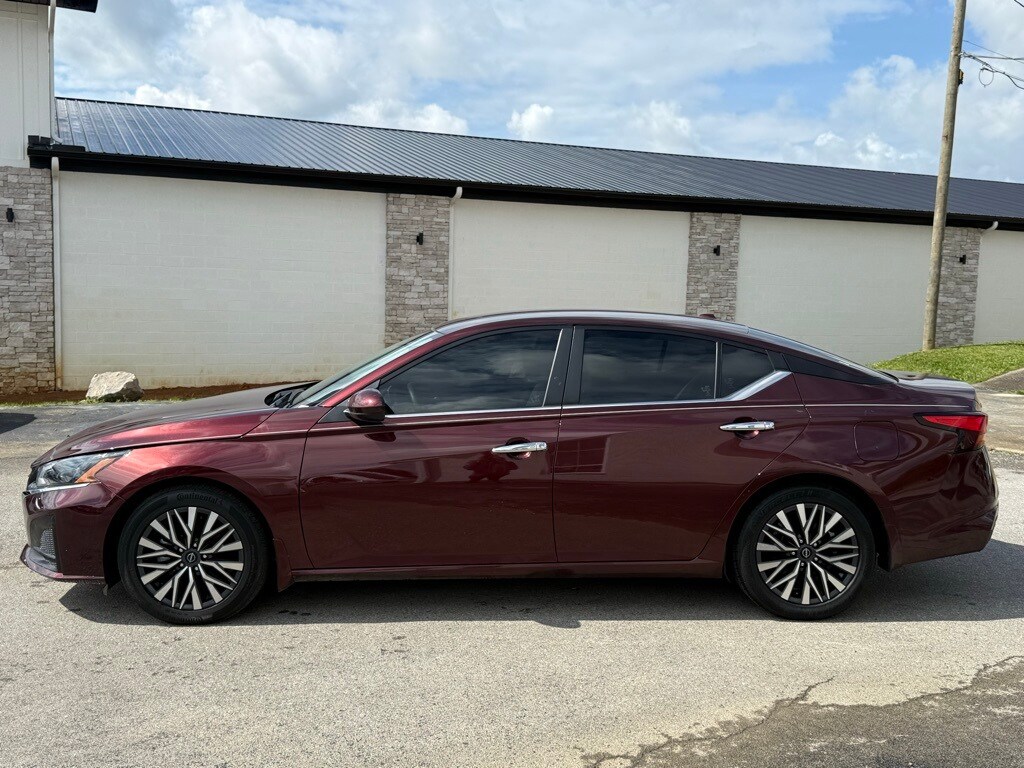 2023 Nissan Altima 2.5 SV photo 4