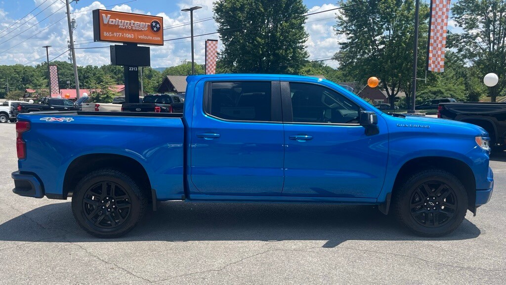 2022 Chevrolet Silverado 1500 RST photo 2