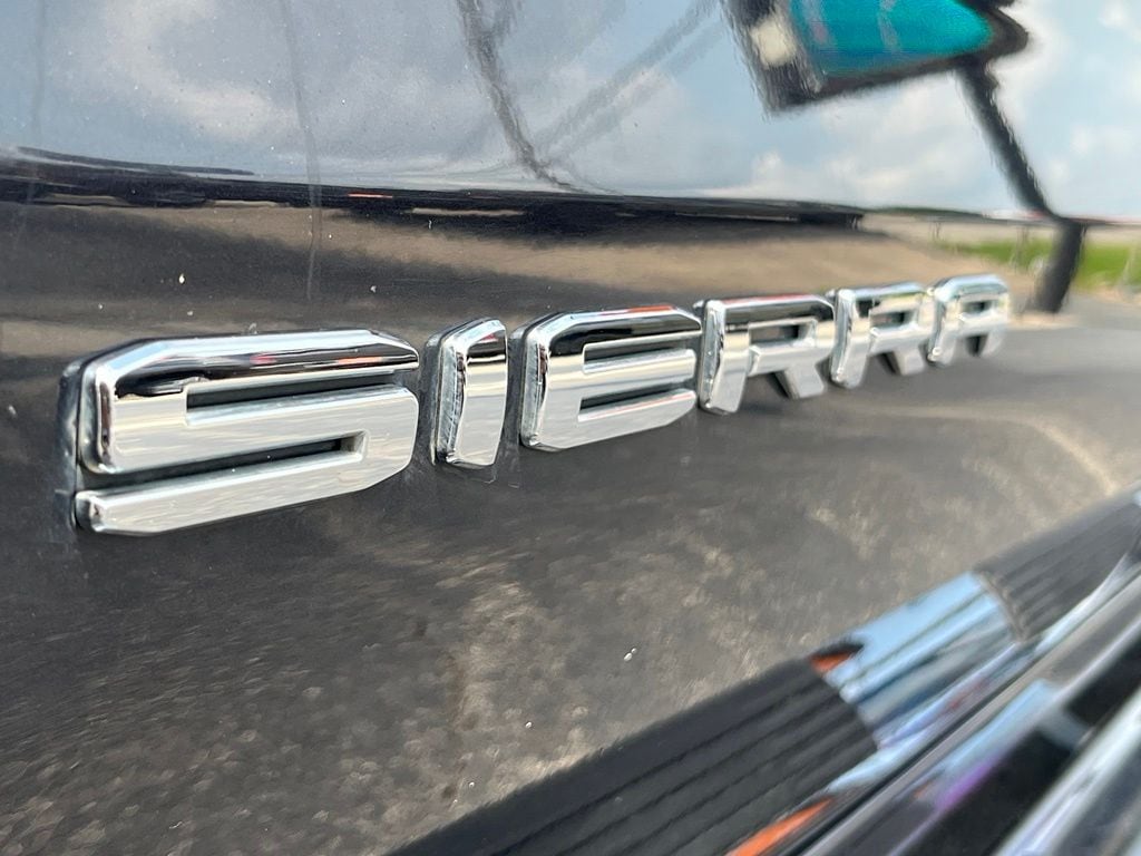2023 GMC Sierra 1500 SLT - Photo 9