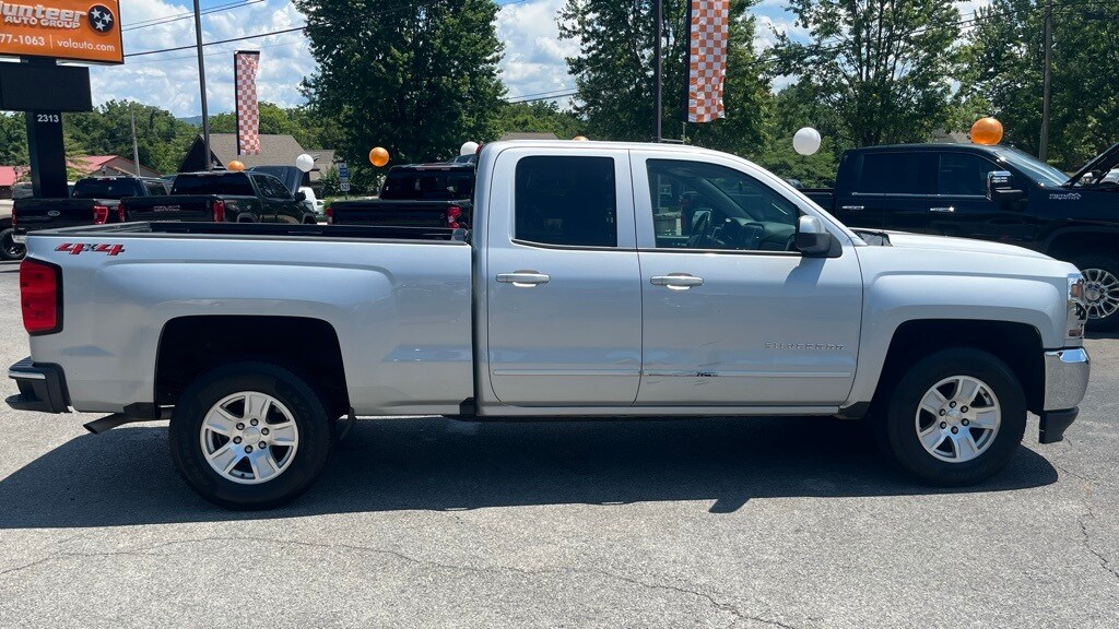 2018 Chevrolet Silverado 1500 LT photo 2