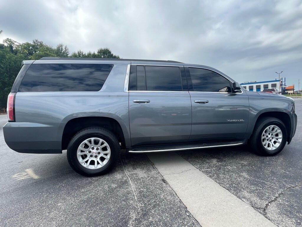 2020 Gmc Yukon XL SLT photo 2