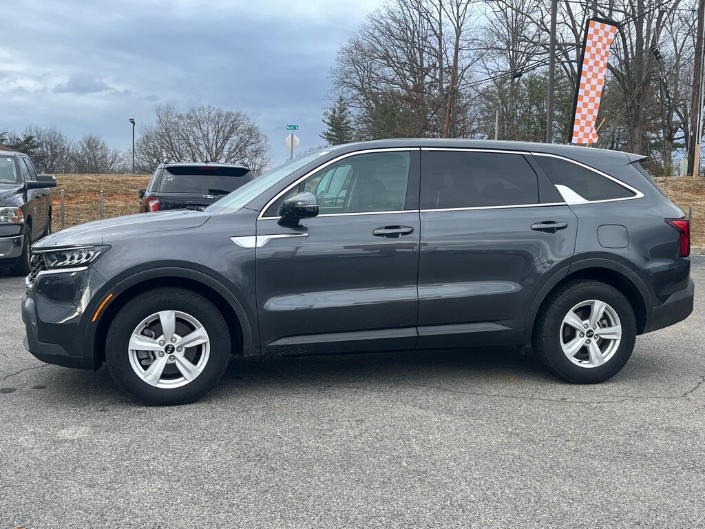 Used 2021 Kia Sorento LX SUV