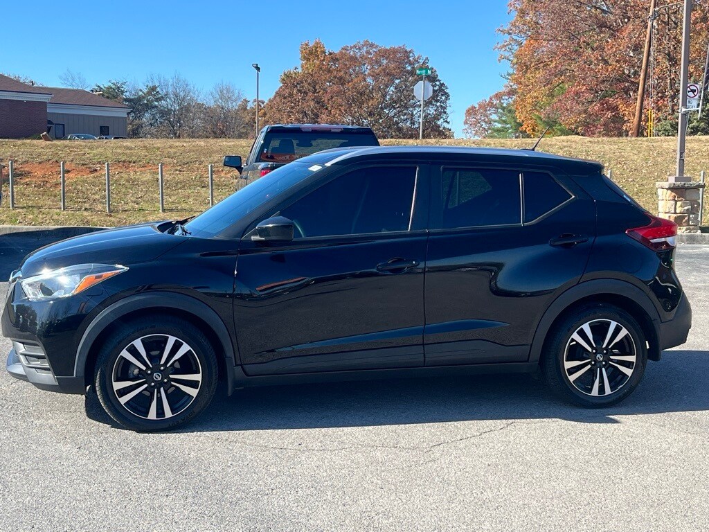 2020 Nissan Kicks SV photo 4