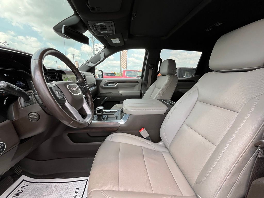 2023 GMC Sierra 1500 SLT - Photo 34