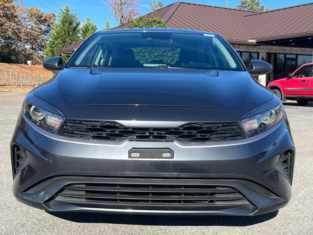 2023 Kia Forte LXS photo 2