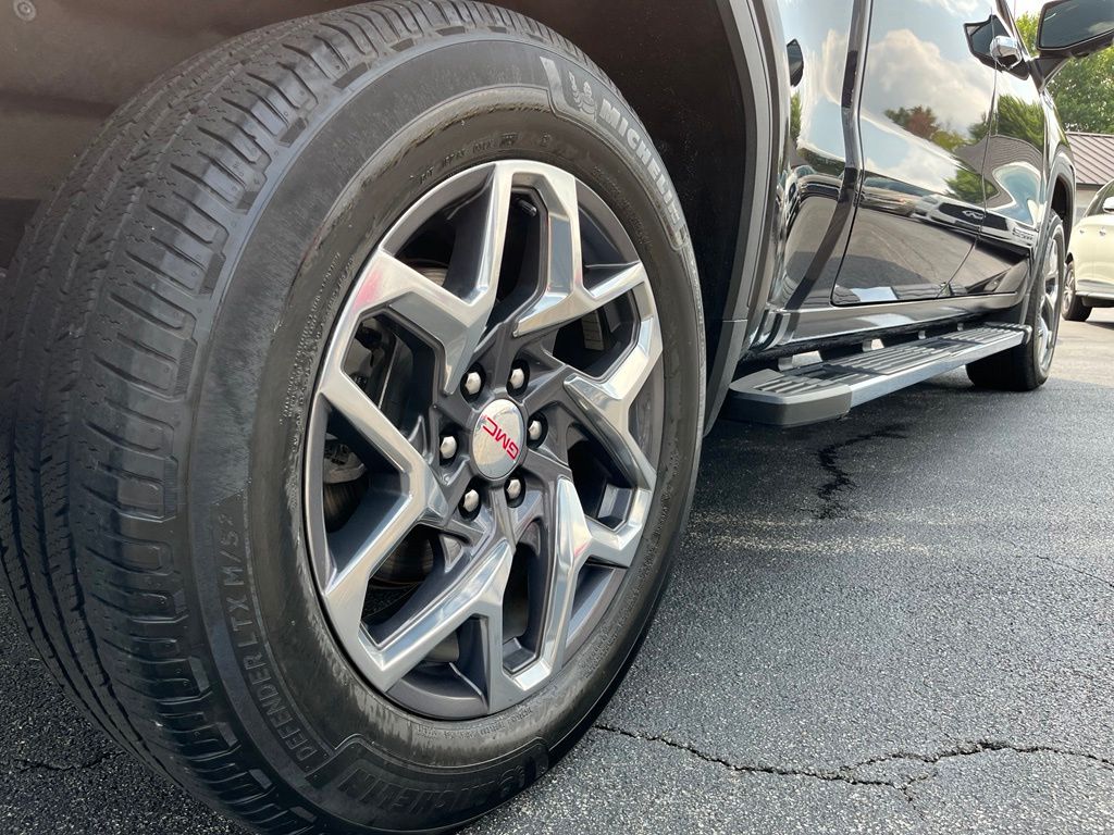2023 GMC Sierra 1500 SLT - Photo 18